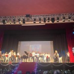 foto orchestra con ex allievi_